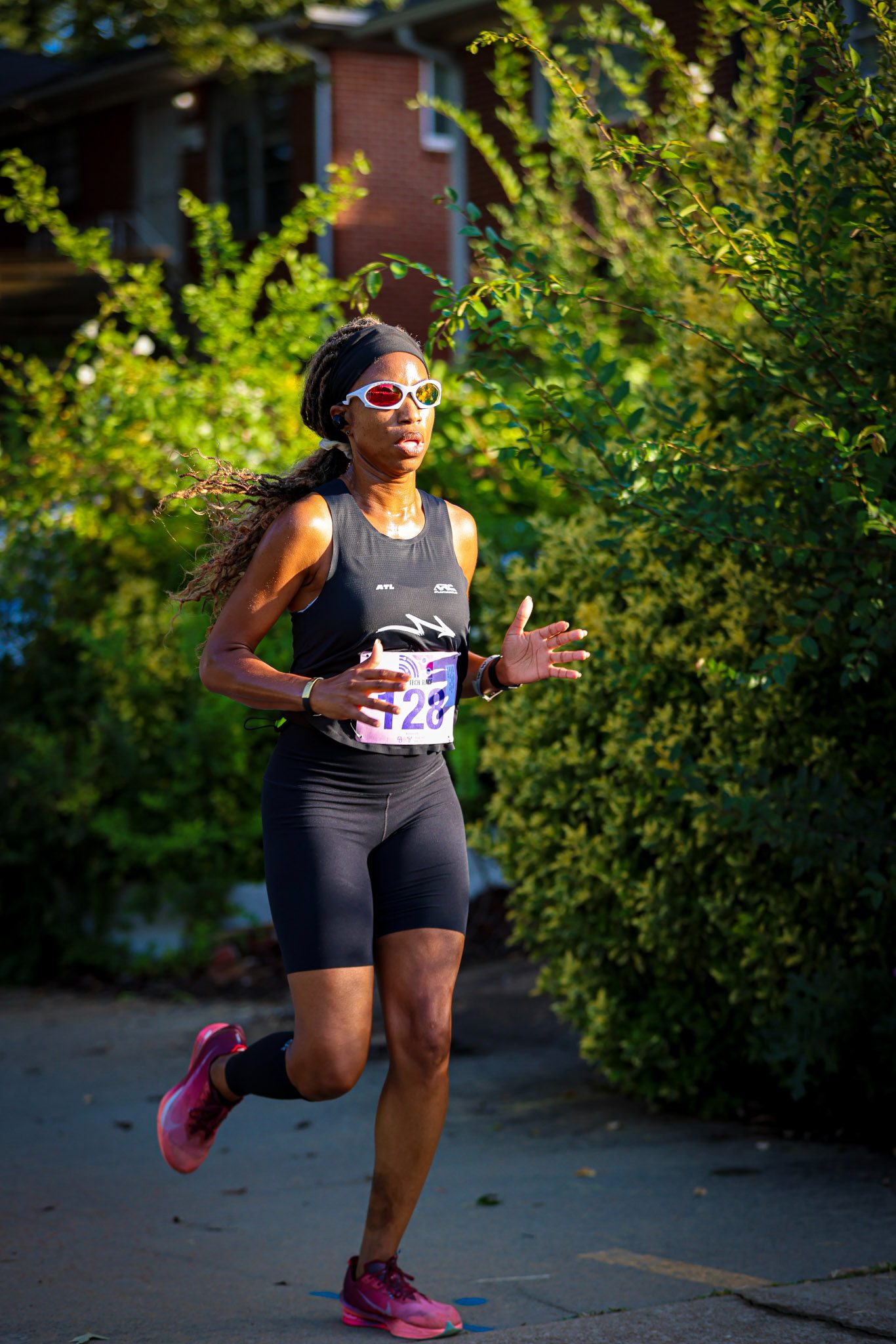 Runner mid-race